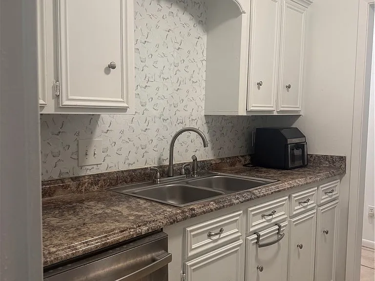 3010 Normand Dr — Photo 10