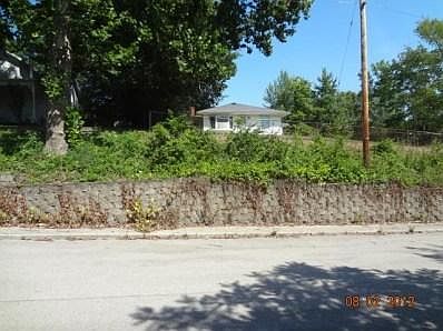 2nd image of 414 S Main St
