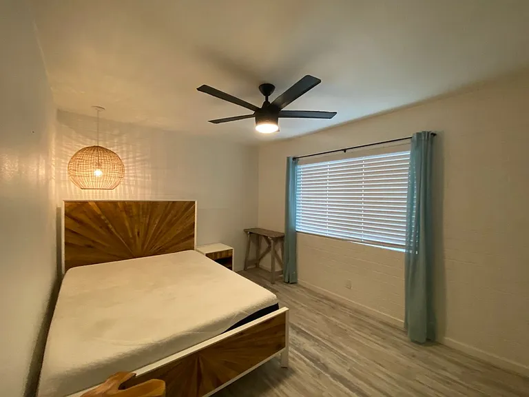 1 and 2 Bedrooms Great Location with Community Pool and Onsite Laundry! 1/2 of Mile from U of A — Photo 60