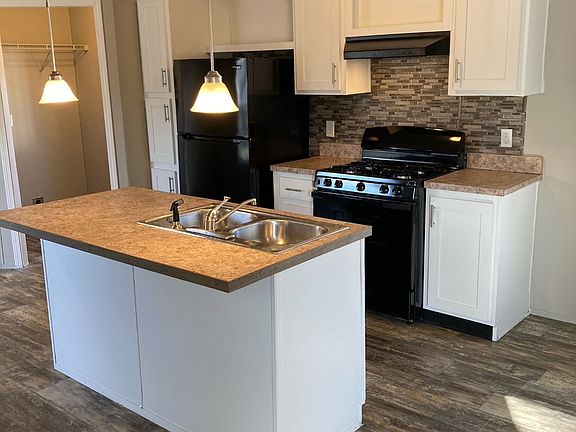 2nd image of 2575 W Martin Luther King Blvd Lot C08