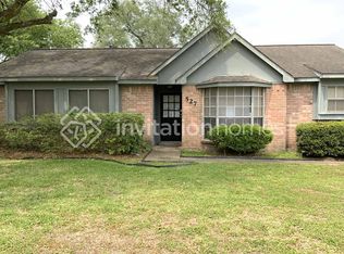 527 Shealy St, Webster, TX 77598