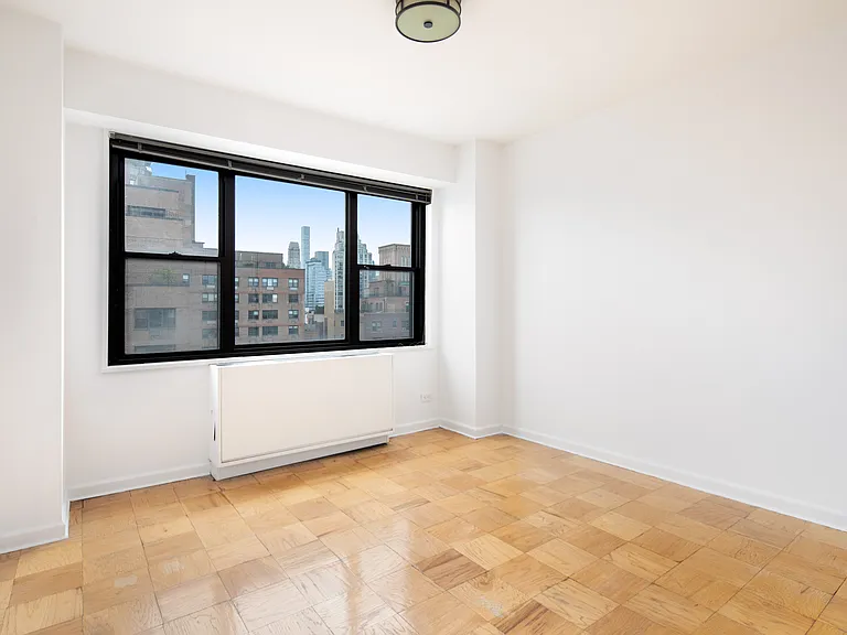 345 E 80th St #18H — Photo 5
