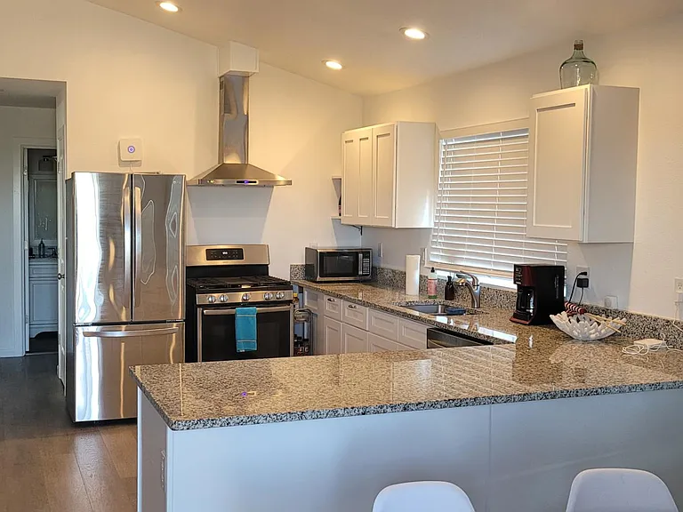 1416 N Jetty Ave SW — Photo 11