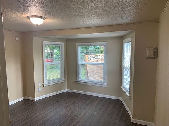 5th image of 9318-6 Veterans Dr SW