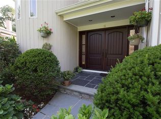 6 Deer Run, Rye Brook, NY 10573