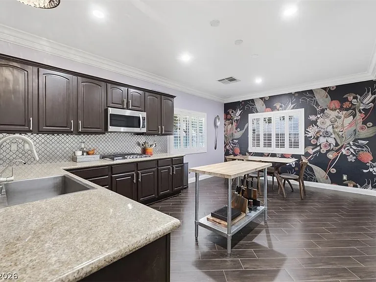 5397 Esparon Ave — Photo 11