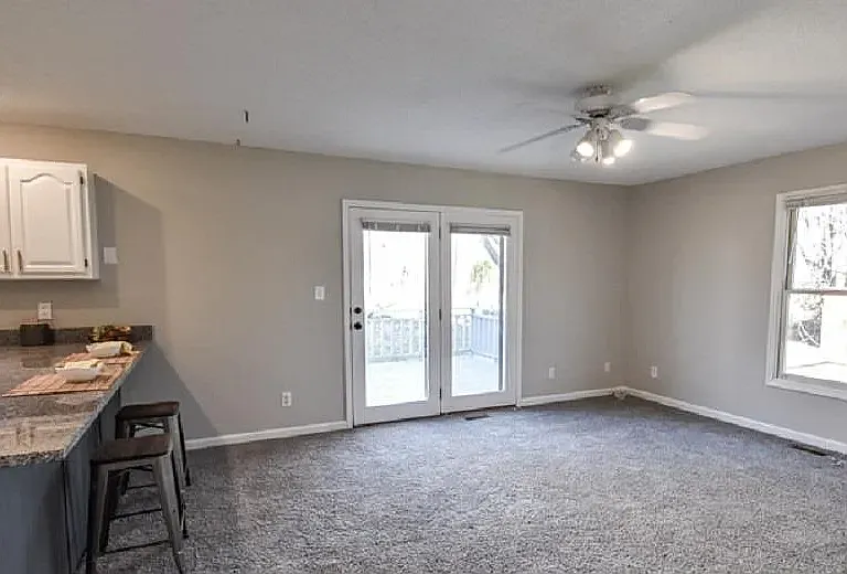 4301 E Whitley Dr — Photo 8
