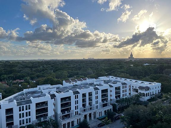 4th image of 700 Biltmore Way APT 1114