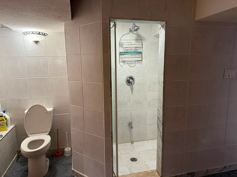 238 Bernard Ave #1B — Photo 4