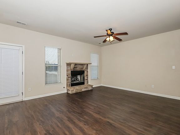 4th image of 576 Camano Way