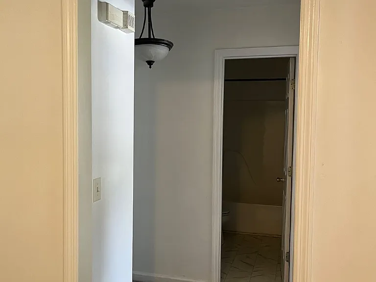 215 Derek Ct — Photo 4