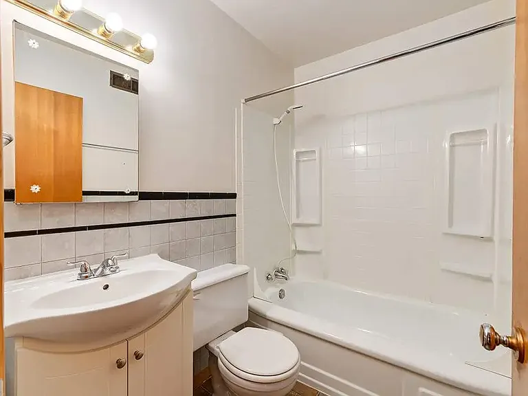549 Belfast St SE #5 — Photo 24