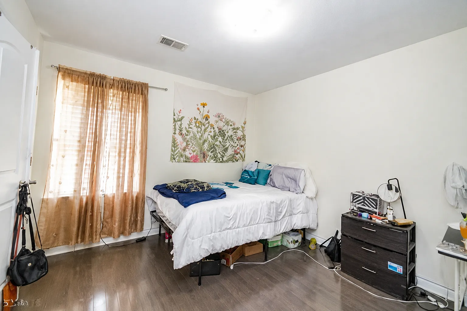 3 bed, 1440 sqft, $3,200 — Photo 3
