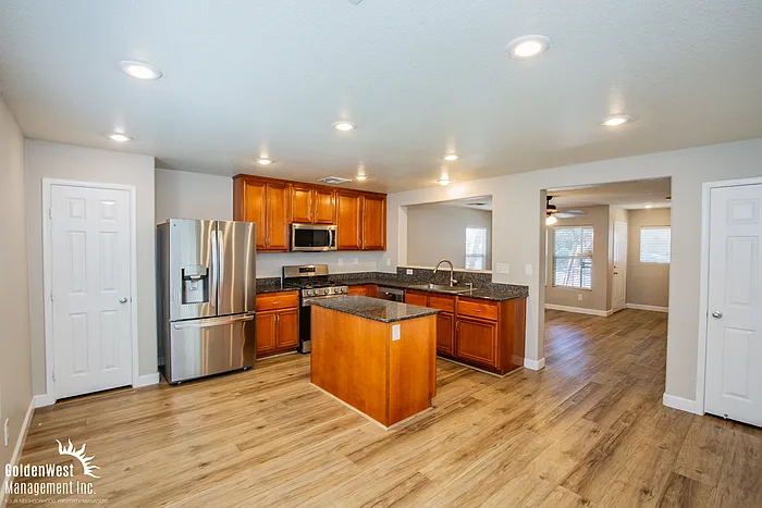 7205 Neches Ave — Photo 5