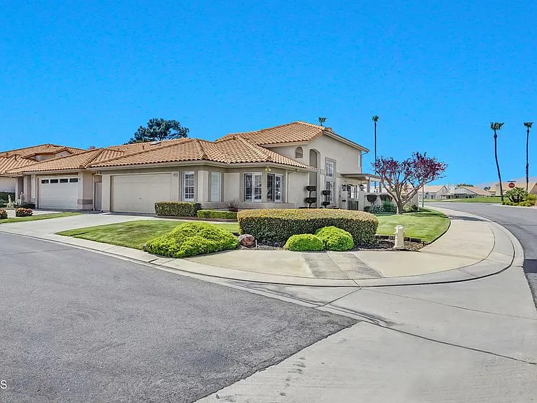 885 Oakland Hills Dr — Photo 4