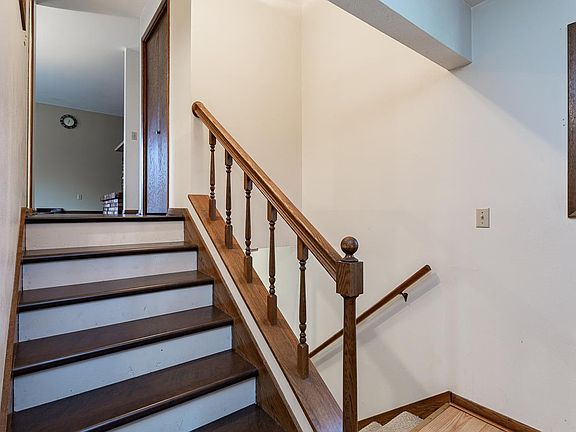 3rd image of 3217 Bruce Dr