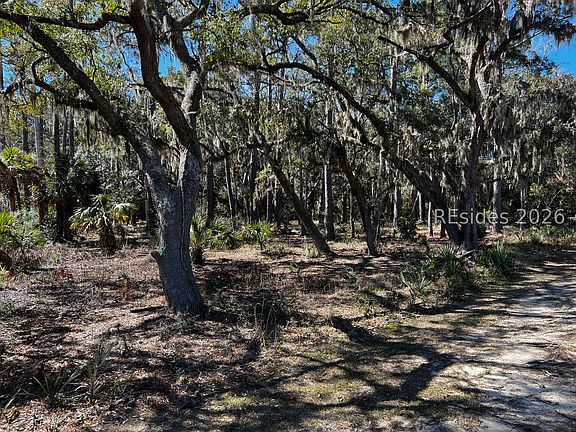 5th image of Broadview Dr