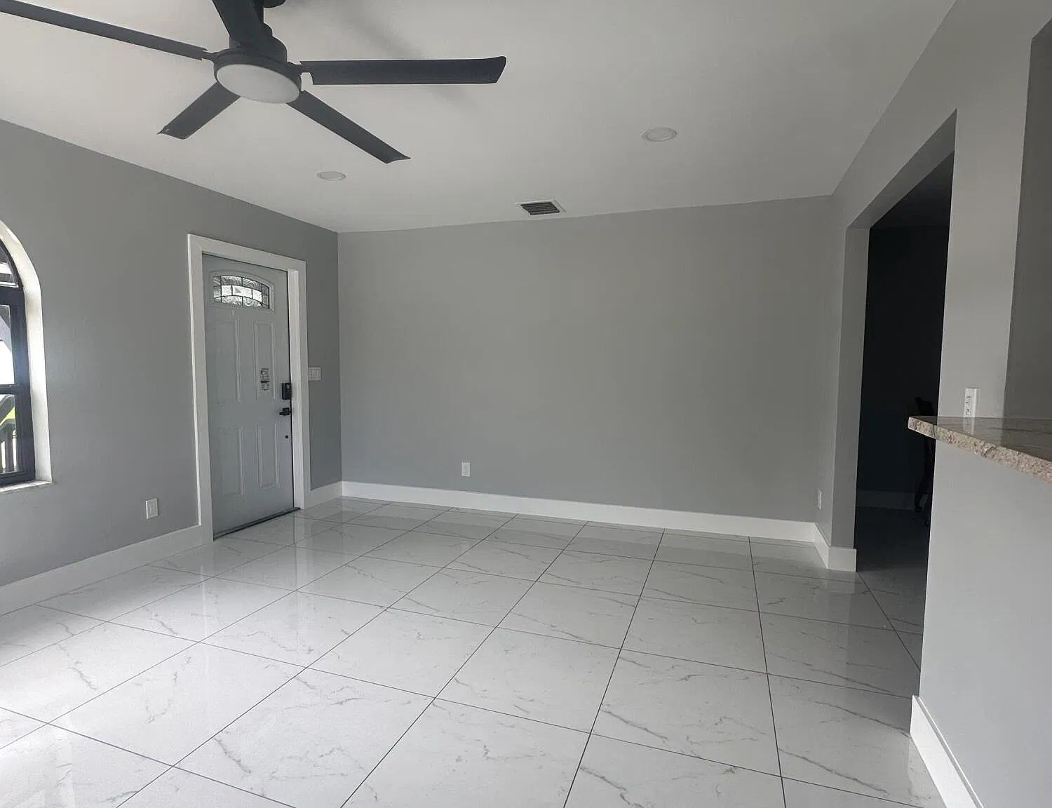 2 bed, 1.0 bath, 1200 sqft, $2,400 — Photo 4