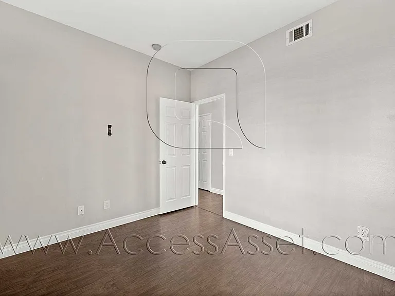 3324 Willow Park Cir — Photo 17