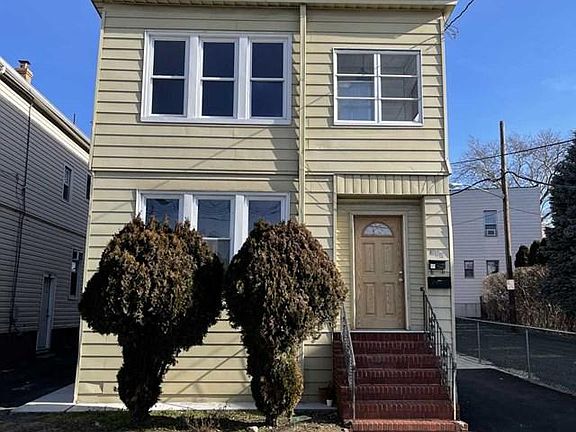3rd image of 384 River Dr