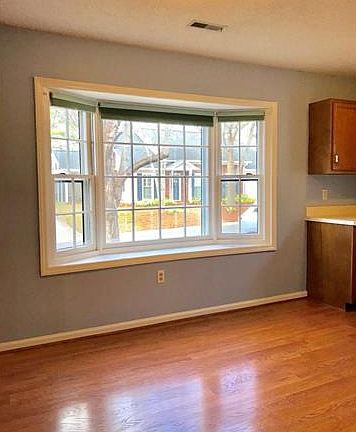 2nd image of 7324 Winnington Cres