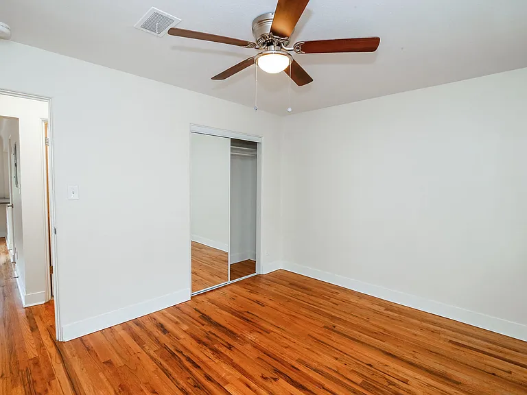 2421 S Gaylord St — Photo 45