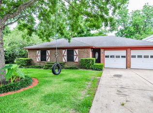318 Corley Dr, Highlands, TX 77562