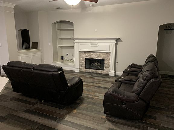 5th image of 2150 Greenwood Dr