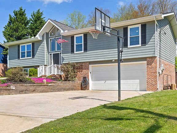 5th image of 905 Brookrun Dr