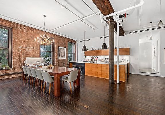 4th image of 143 Prince St APT 2