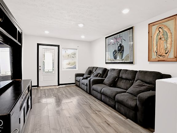 4th image of 439 S Dearborn St
