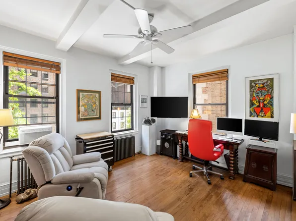 444 East 57th Street 5B image 3 of 10