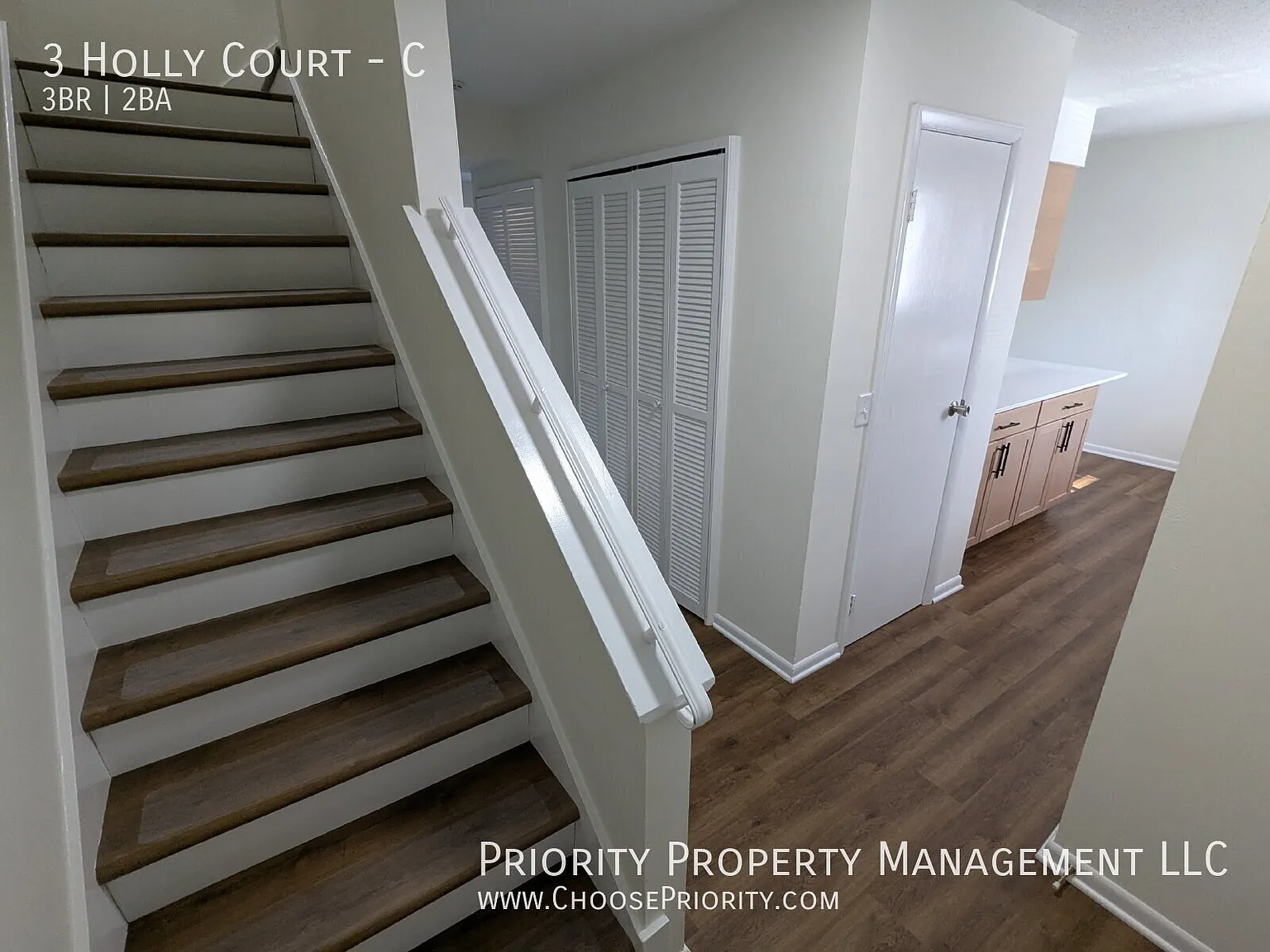 Newly Upgraded 3BR/1.5BA Townhome Near JMU, High-Speed WiFi Included! — Photo 3