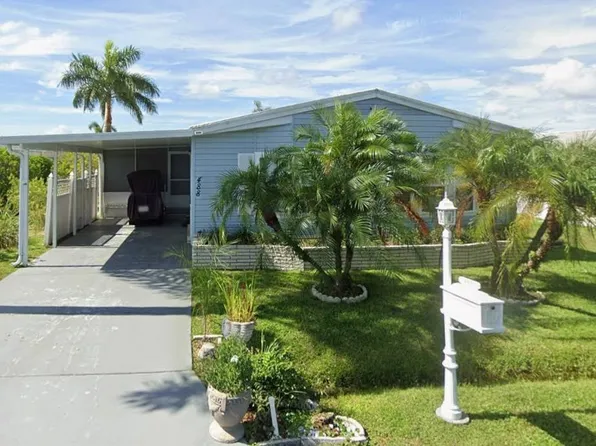 488 Maplewood Ln, Naples, FL 34112