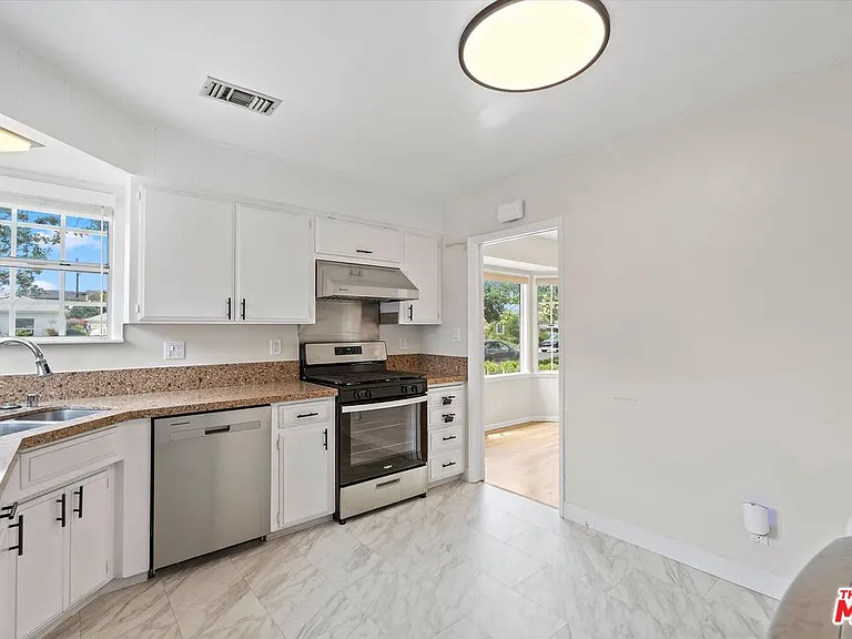 8348 Reading Ave — Photo 5