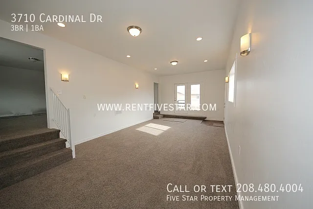 Charming 3 Bedroom Home with a Private Fenced Yard! — Photo 3