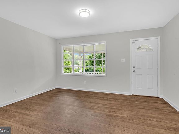 3rd image of 29823 Hillview Dr