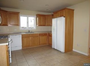 216 Grant Ave #B, Cliffside Park, NJ 07010