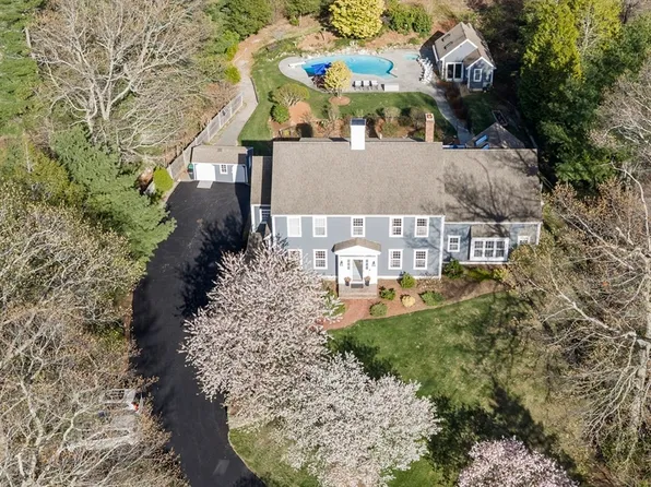 35 Pokanoket Ln, Marshfield, MA 02050