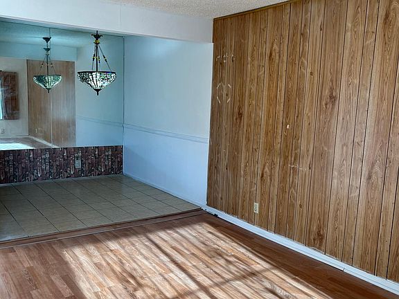 4th image of 625 S Royal Crest Cir Unit 9