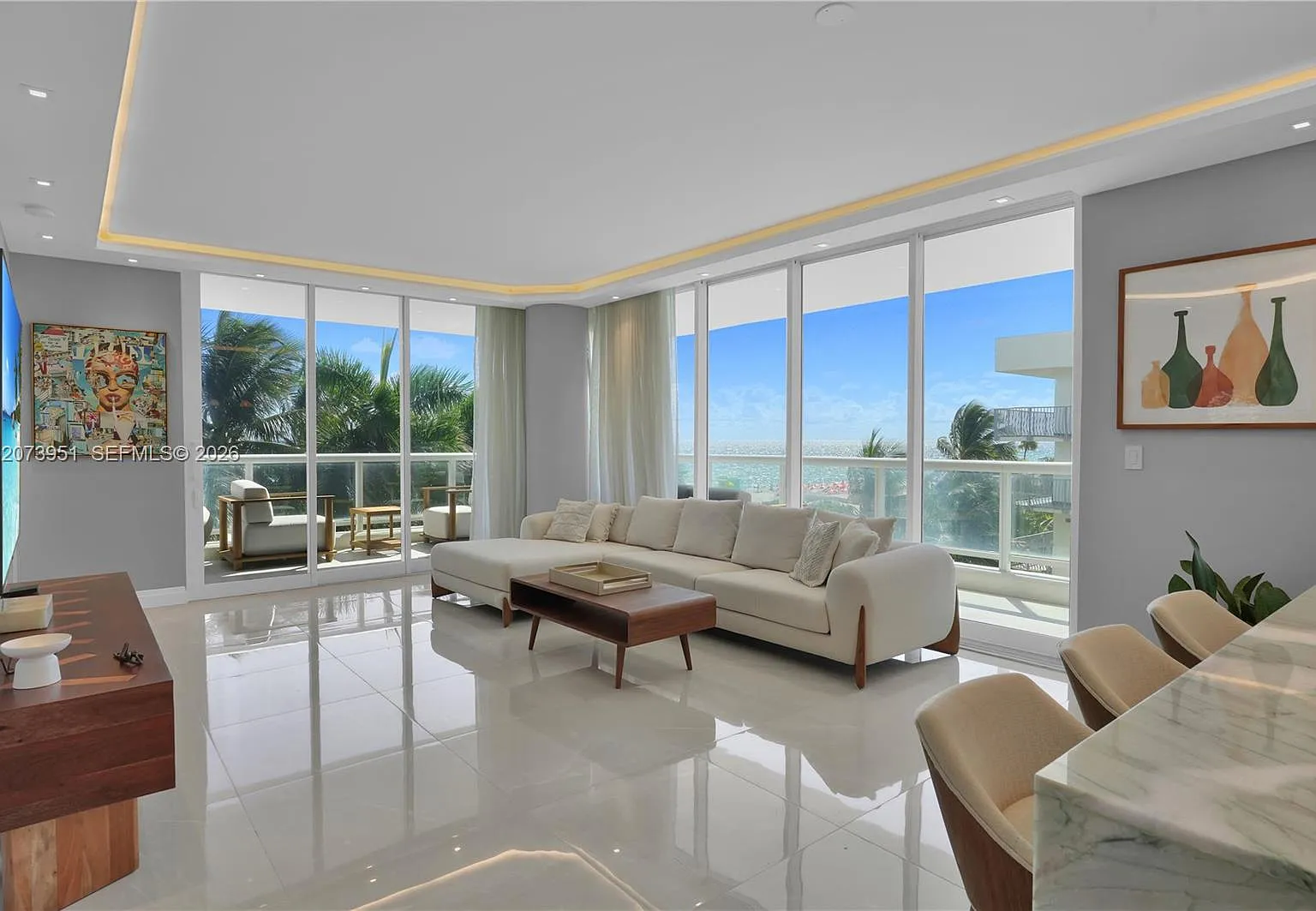 La Tour Condo — Photo 4