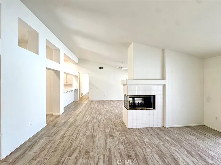 12789 Yorkshire Dr — Photo 6