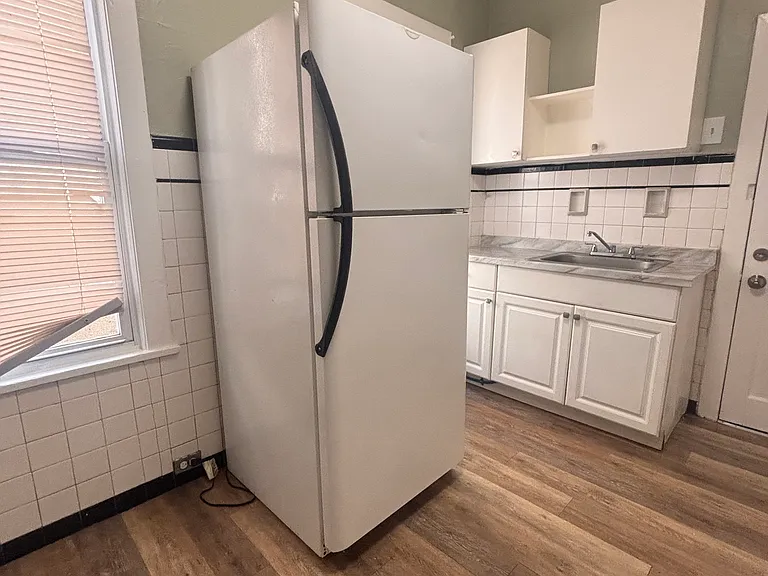 837 Genesee St #1 — Photo 4