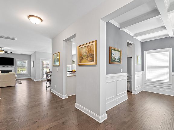 5th image of 405 Club Center Dr