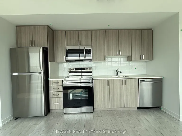 556 Marlee Ave #912 — Photo 4