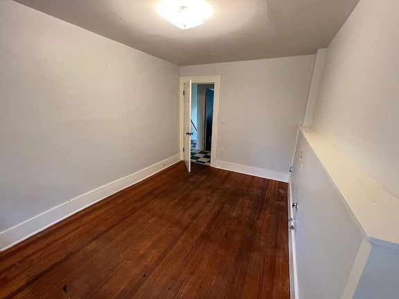 2nd image of 421 Park Dr