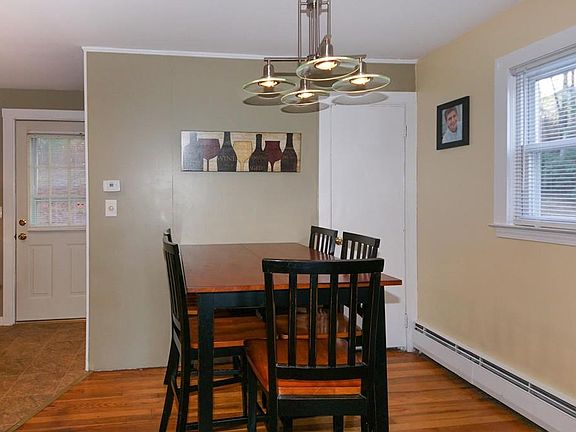 5th image of 60 Pinehaven Dr
