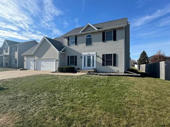 200 Golfview Dr, Eldridge, IA 52748