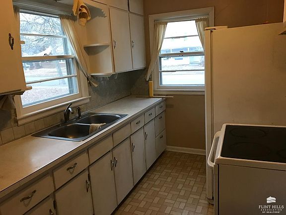 4th image of 917 Bertrand St