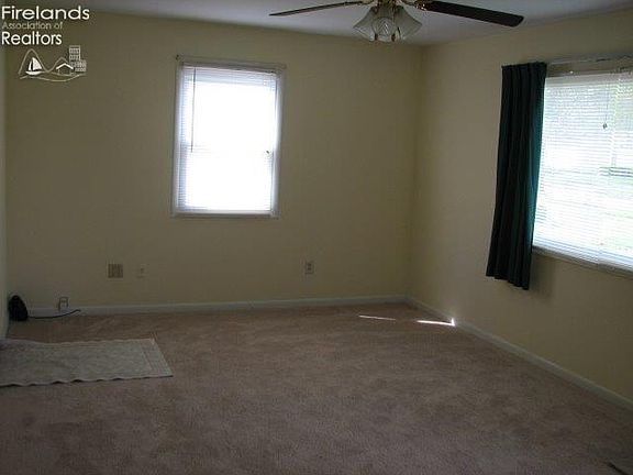 3rd image of 407 Oaklawn Ave